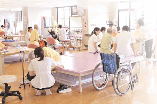 飯能靖和病院の施設写真